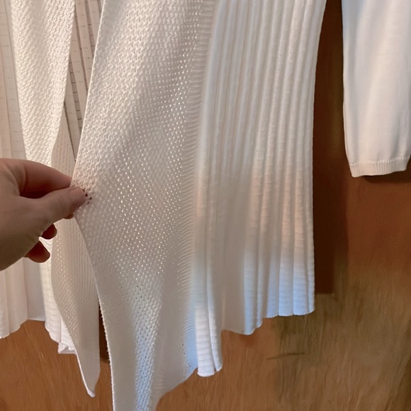 White knee length lightweight sweater - Picture 4 of 6